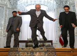 انتقاد ظریف از پیروزی احمدی نژاد