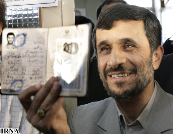دفتر احمدی نژاد چهره انتخاباتی گرفته است