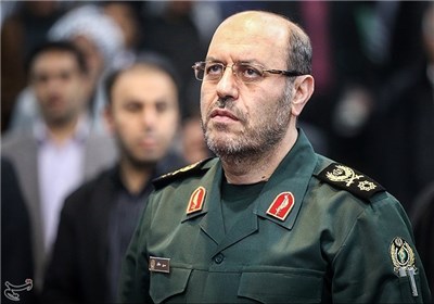 وزیر دفاع بر رفع موانع پیش روی نخبگان تاکید کرد
