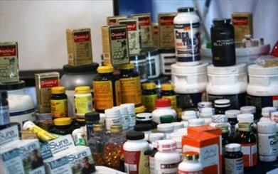 اقدام وزارت بهداشت برای برچیدن داروهای قاچاق ناصر خسرو