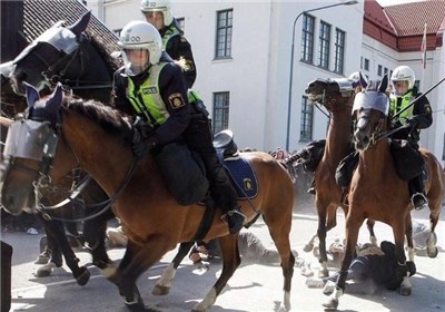 سرکوب تجمع علیه نژادپرستی در سوئد