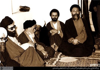  تصویر حکم تنفیذ اولین ریاست جمهوری آیت‌الله خامنه‌ای 