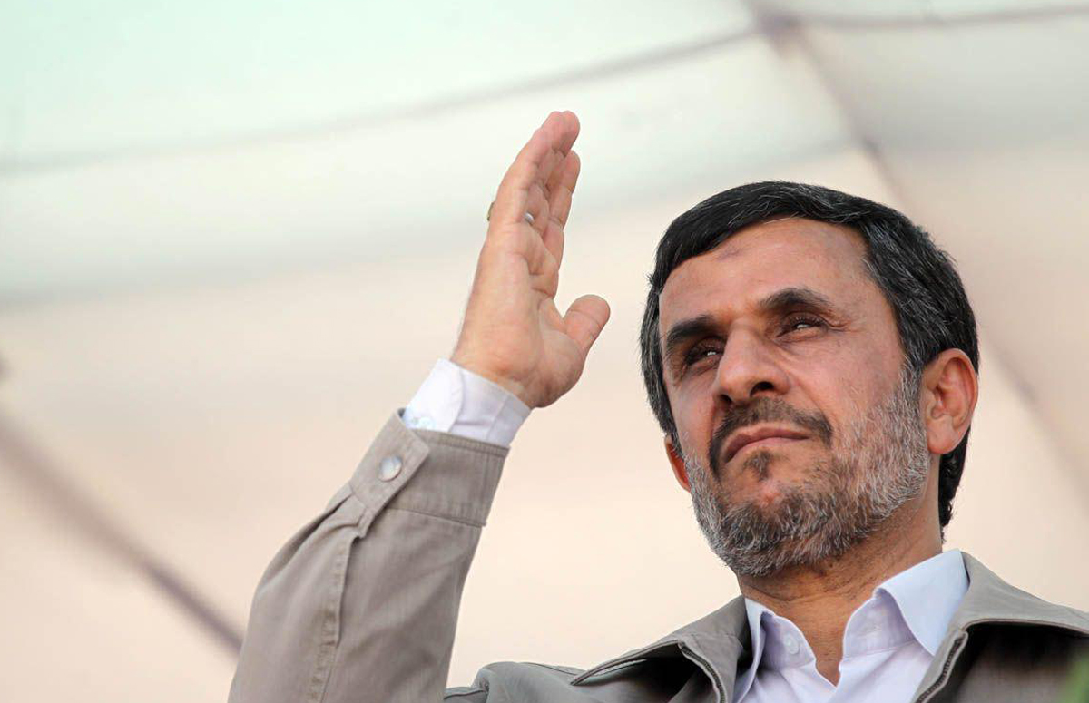 چرا احمدی‌نژاد به نمایشگاه مطبوعات نرفت؟