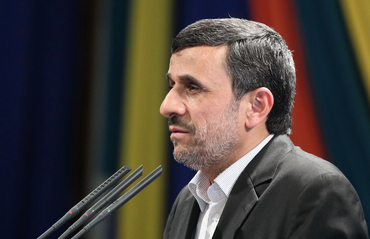 دفاع احمدی نژاد از علی مطهری
