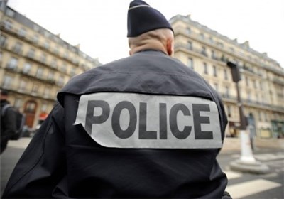 زیر گرفته شدن یک پلیس فرانسوی