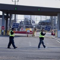 اعتصاب بی‌سابقه کارگران نفتی در آمریکا