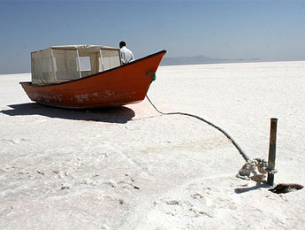 نجات دریاچه ارومیه در چهارراه سرگردانی