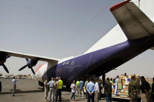 فرود هواپیمای سازمان صلیب سرخ جهانی در فرودگاه بین‌المللی صنعاء