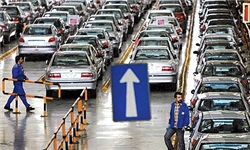 ایران خودرو تولید محصولاتش را کاهش داد