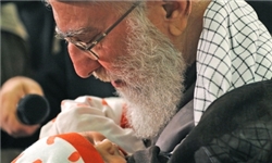 ماجرای دیدار رهبری با نوزادی که «یاعلی» روی صورتش نقش بسته دروغ است+تصاویر