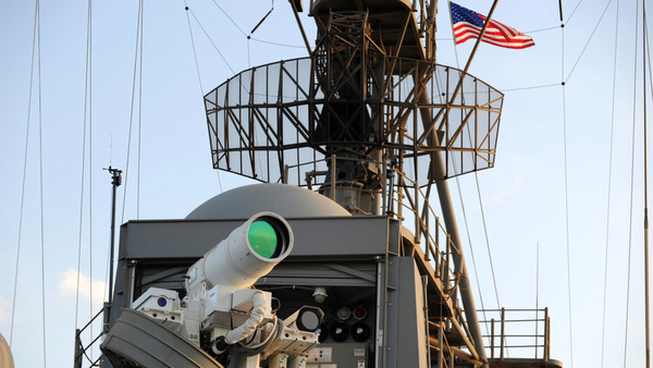 آزمایش سلاح لیزری آمریکا در خلیج‌فارس