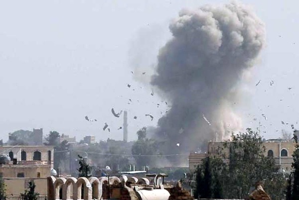 بمباران یمن به وسیله ائتلاف سعودی جنایت جنگی است
