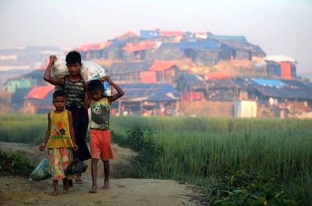 مسلمانان روهینگیا در پناهگاه‌های موقت ساکن می‌شوند