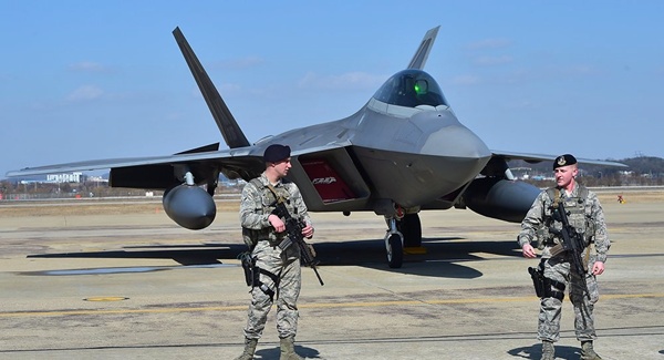 ورود جنگنده‌های آمریکایی به کره‌جنوبی برای حضور در رزمایش مشترک