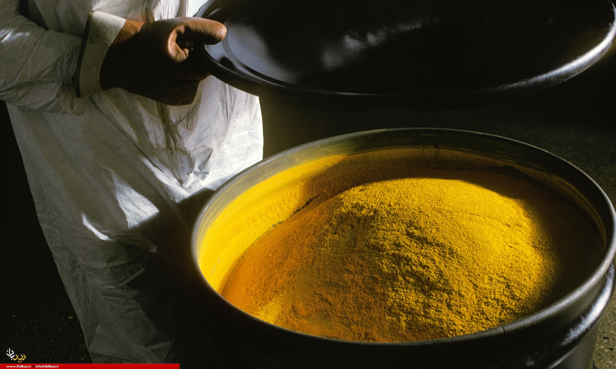 انتقال محموله کیک زرد به تاسیسات هسته‌ای اصفهان