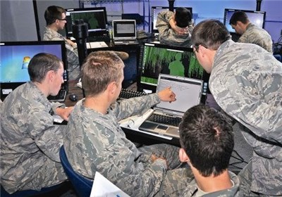 آمریکا هکرهای ایرانی را متهم به رخنه در شبکه رایانه ای نیروی دریایی ایالات متحده آمریکا کردند.